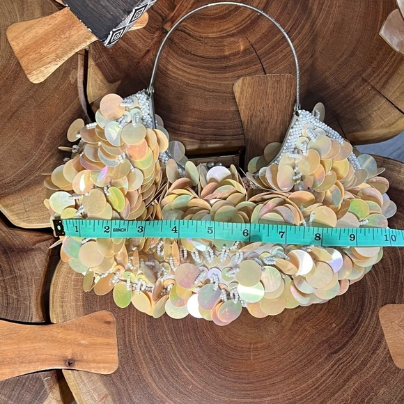 Vintage, iridescent sequin and pearl clutch. - Picture 9 of 11